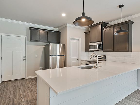 5th image of 1701 Boardwalk Ct