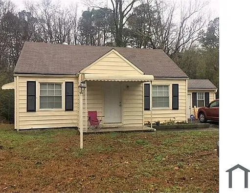 3 bed, $2,375 — Photo 2