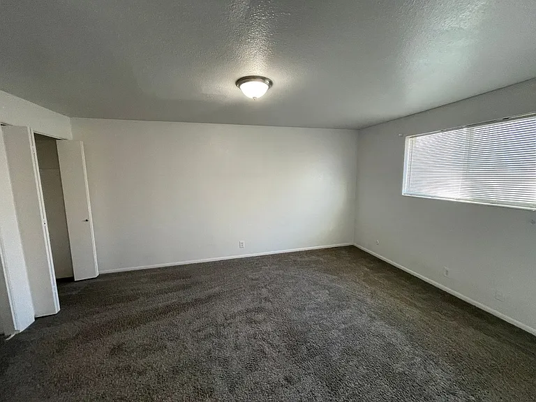 2707 S Adams Street — Photo 10