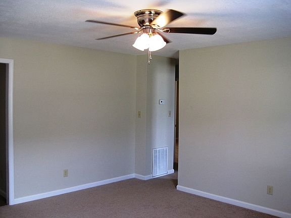2nd image of 104 Normandy Dr