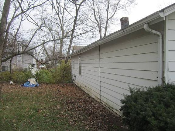 3rd image of 2229 Honore Ave