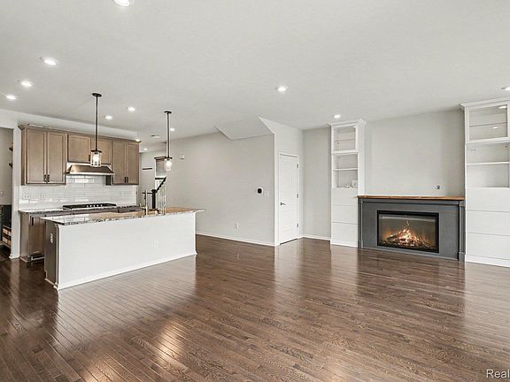 5th image of 4871 Broomfield Way