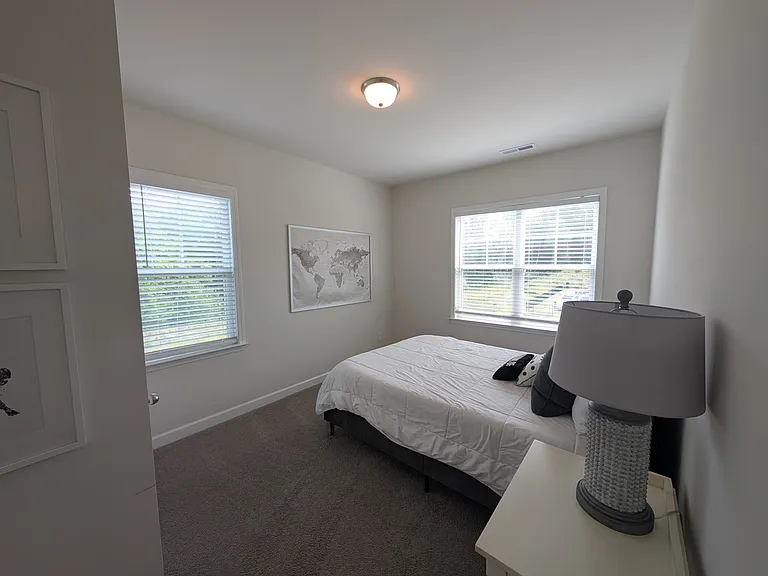 200 Bridge Point Dr — Photo 11