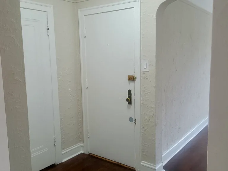 Entry way with coat closet