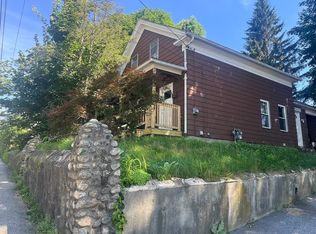 48 Lake St, Webster, MA 01570