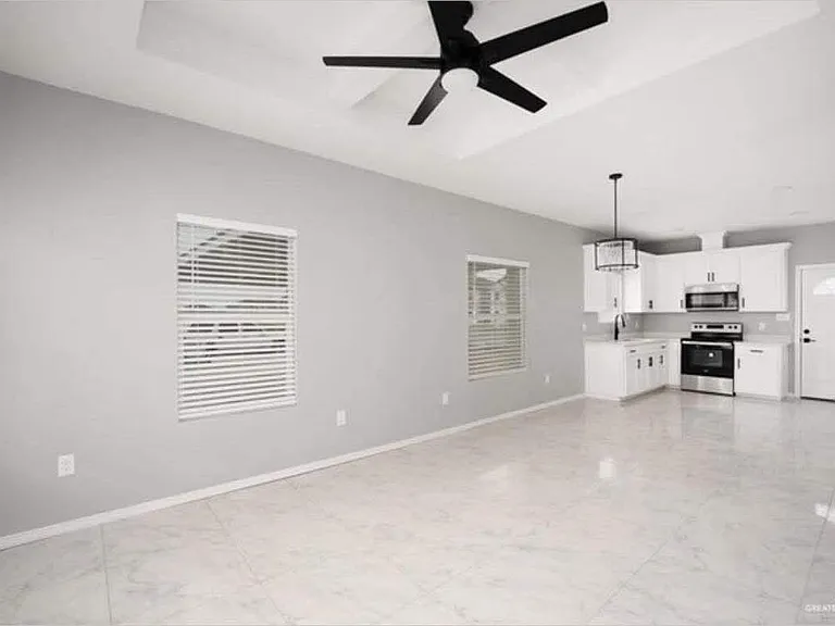 811 N Woodson Ave #4 — Photo 2