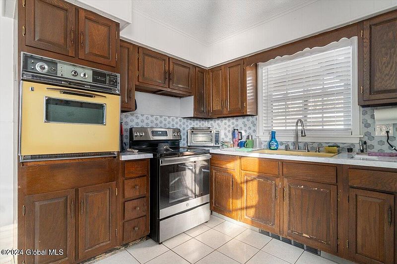 4th image of 115A Morris Road