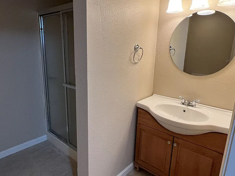 2149 S Cedar Hill Ave — Photo 24