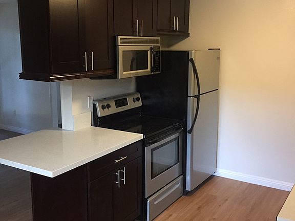 3rd image of 1621 La Playa Ave APT 14