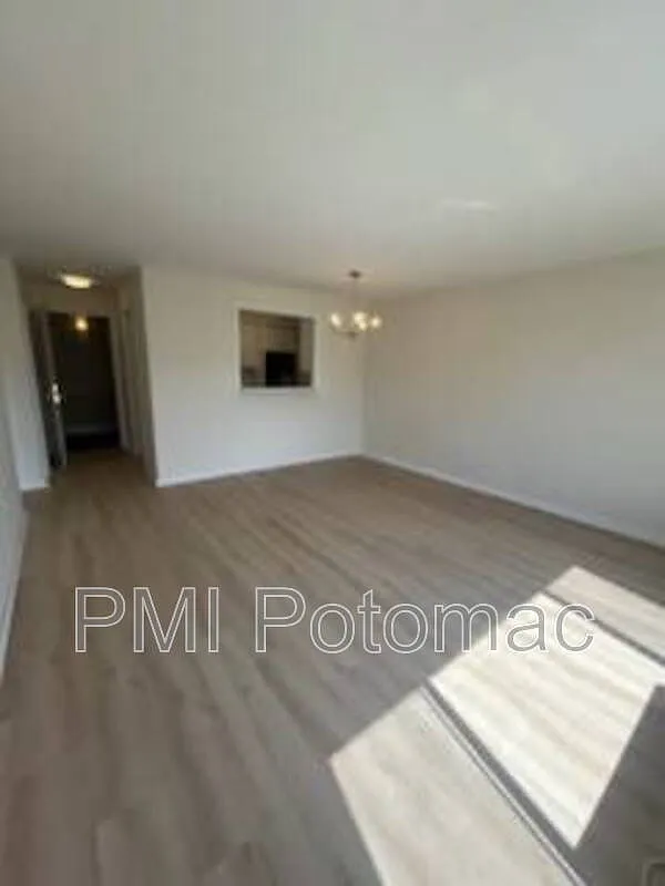 1 bed, 1.0 bath, 600 sqft, $2,350 — Photo 2