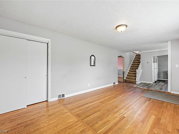 4th image of 107 Renee Dr