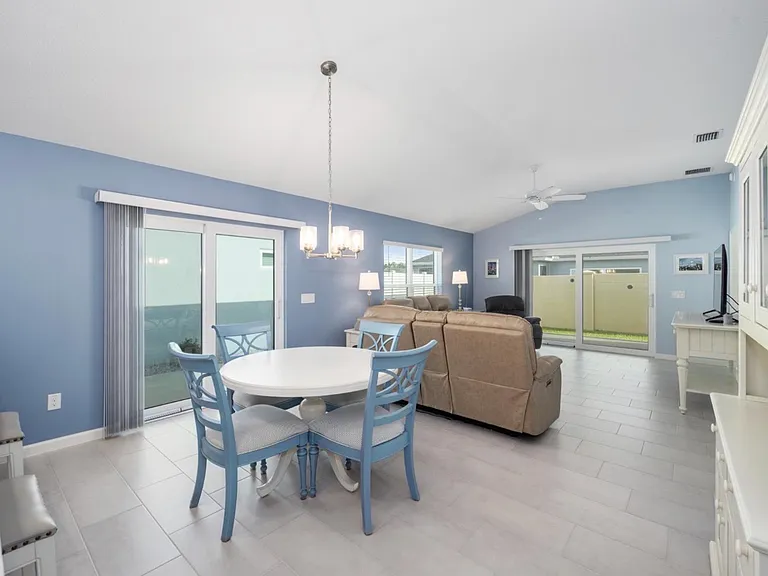 1374 Franklin Ct — Photo 13