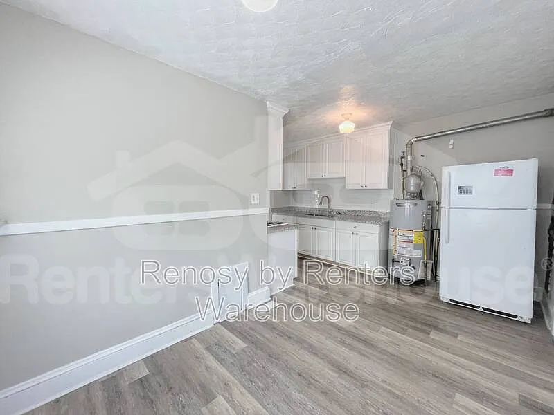 220 Glendale Ave #2