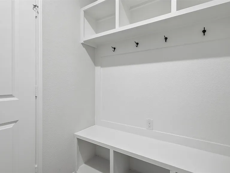 8426 Sweet Cherry Ln — Photo 3