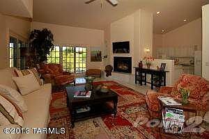 Family Room w/fireplace