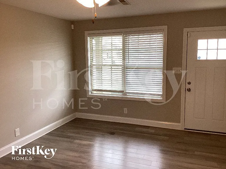 1487 Coronado Dr — Photo 3