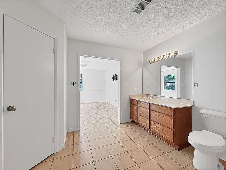 726 W Lakeshore Dr — Photo 14