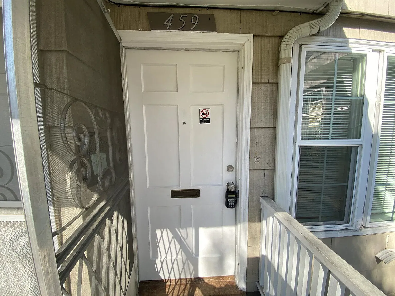 2 bed, 1.0 bath, $1,250 — Photo 2