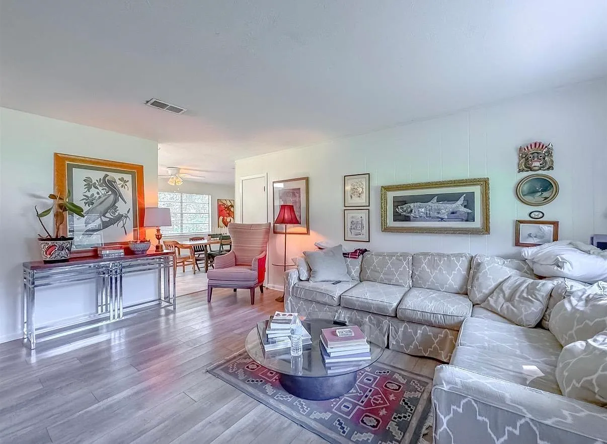 3 bed, 1192 sqft, $1,725 — Photo 3