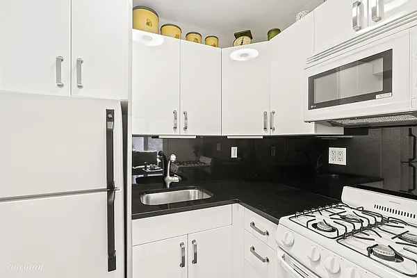 Sold by Corcoran | media 4