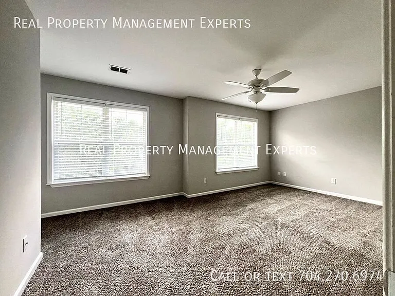 6522 Point Comfort Ln — Photo 8