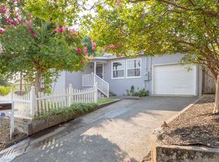 2139 Sacramento St, Redding, CA 96001