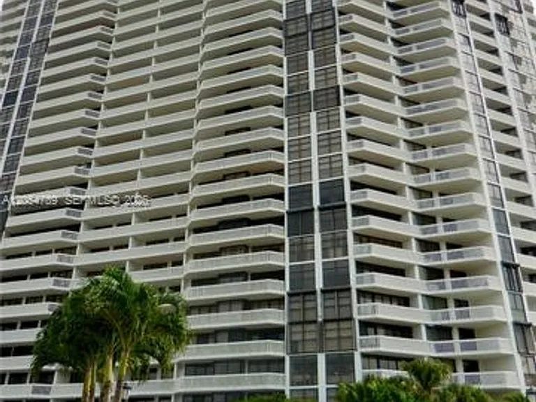 1000 Island Blvd #CU-2308 — Photo 6