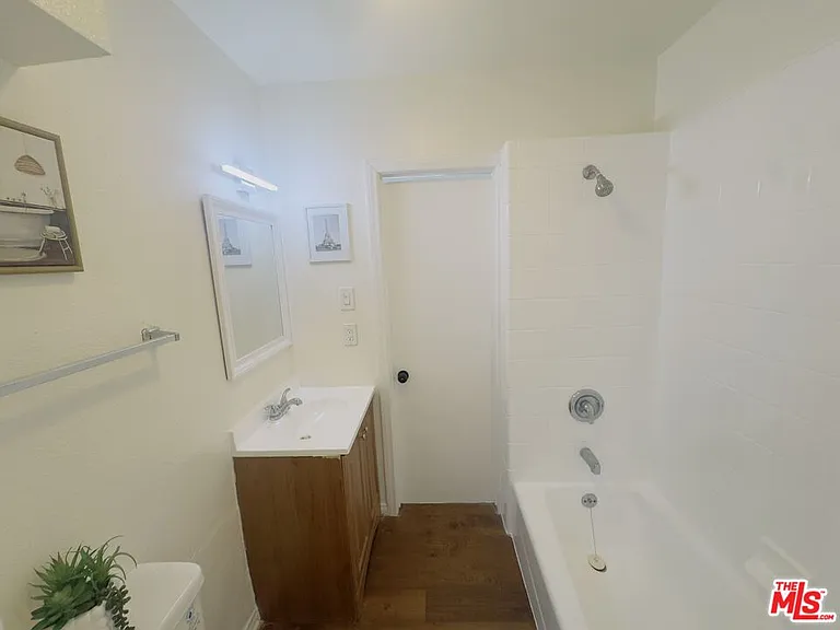 636 W 81st St #644 — Photo 7