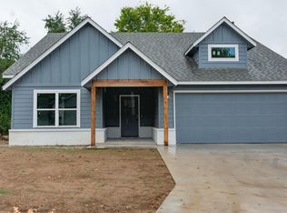 918 Britni Ln, Grove, OK 74344