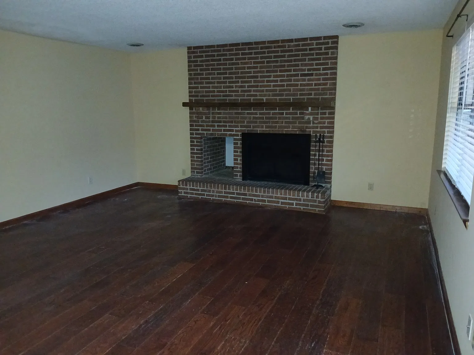 4 bed, 2108 sqft, $1,700 — Photo 2