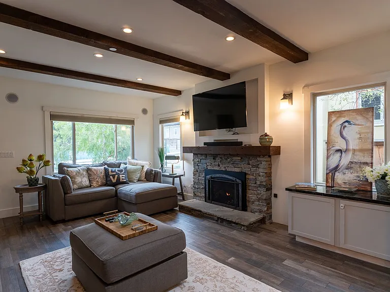 610 Forest Ave — Photo 8
