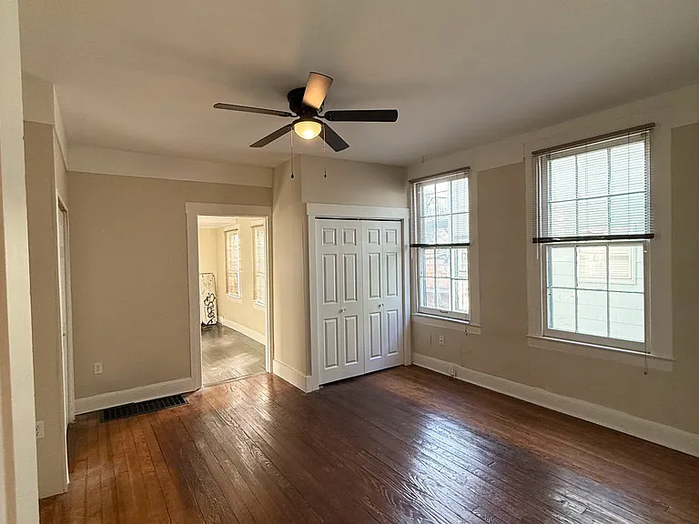 1114 Main St — Photo 6