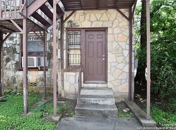 5th image of 203 E Rosewood Ave APT 5