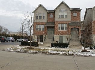 273 N Wilmette Ave, Westmont, IL 60559