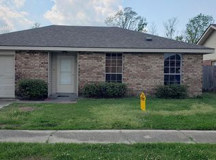 136 Riverview Dr, Saint Rose, LA 70087
