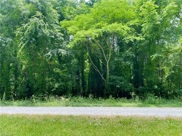 5609 Phelps Farm Rd, Clemmons, NC 27012