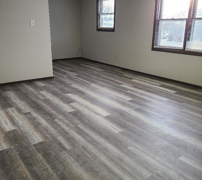 1st image of 1310D Queens Ct #1310D