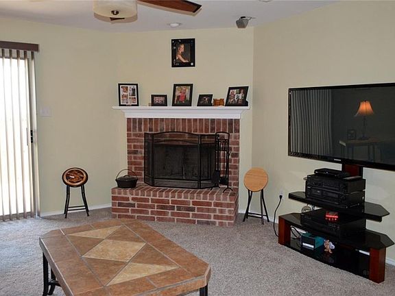 5th image of 369 Basswood Ln