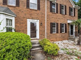 3907 Meadow Creek Dr, Peachtree Corners, GA 30092
