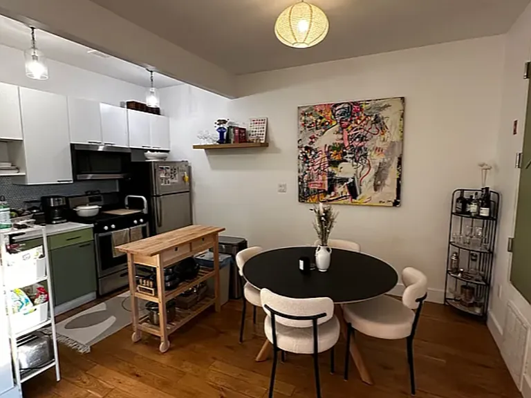 418 Melrose St #3F — Photo 1