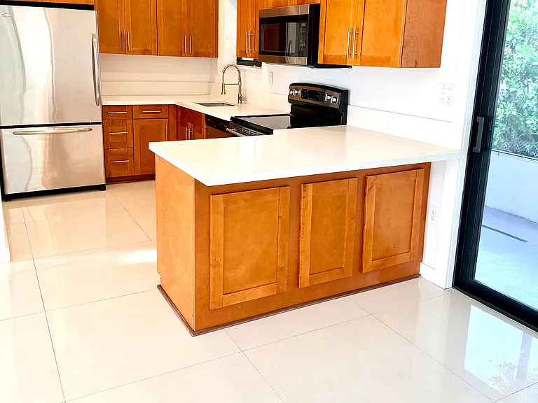 1931 SW 17th Ct — Photo 5