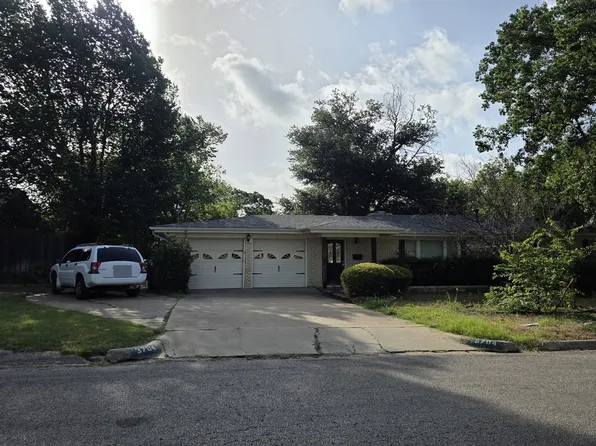 3704 London Ln, Richland Hills, TX 76118