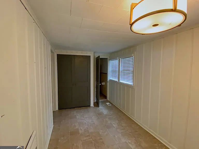 215 Pennsylvania Ave — Photo 14