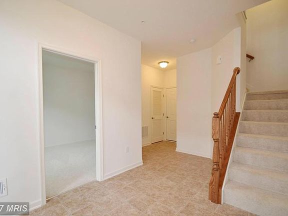 3rd image of 109 Anthony Ln