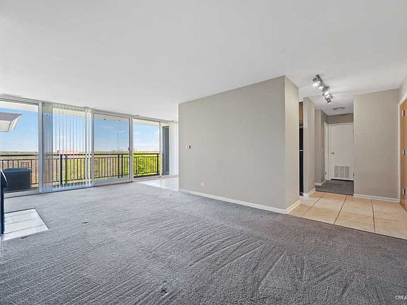 5th image of 6020 Oakwood Dr APT 5D