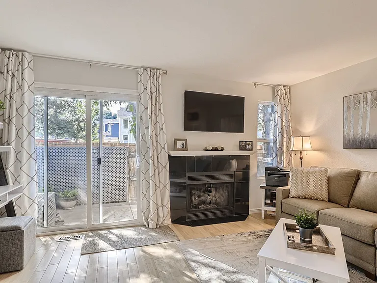 10587 W Maplewood Dr #F — Photo 2