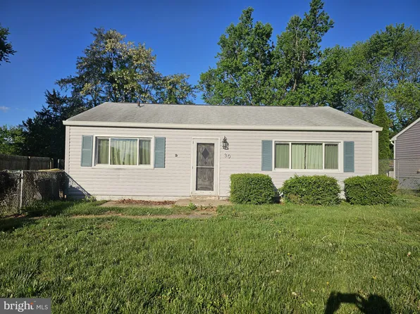 30 Wardor Ave, New Castle, DE 19720