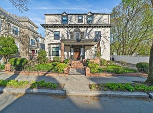 69 Fuller St #69, Brookline, MA 02446