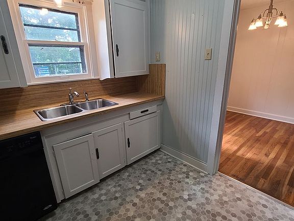 3rd image of 2930 S Donnybrook Ave