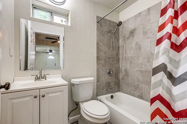 415 Elmwood Dr #B — Photo 18